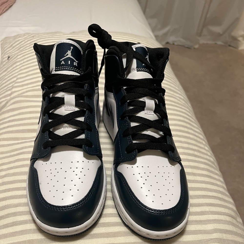 Air Jordan retro 1. AUTHENTIC!